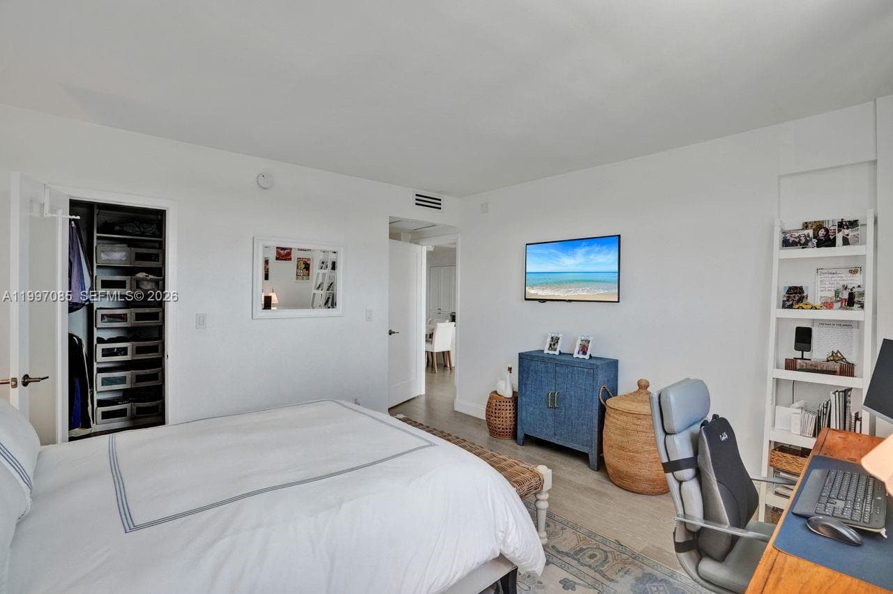 90 Edgewater Dr 625 photo 13