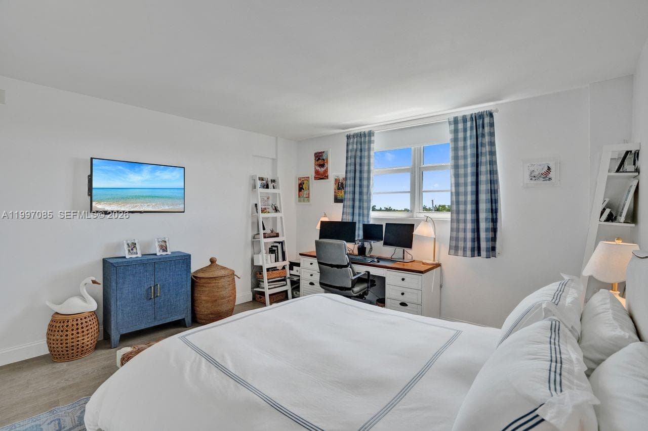 90 Edgewater Dr 625 photo 12