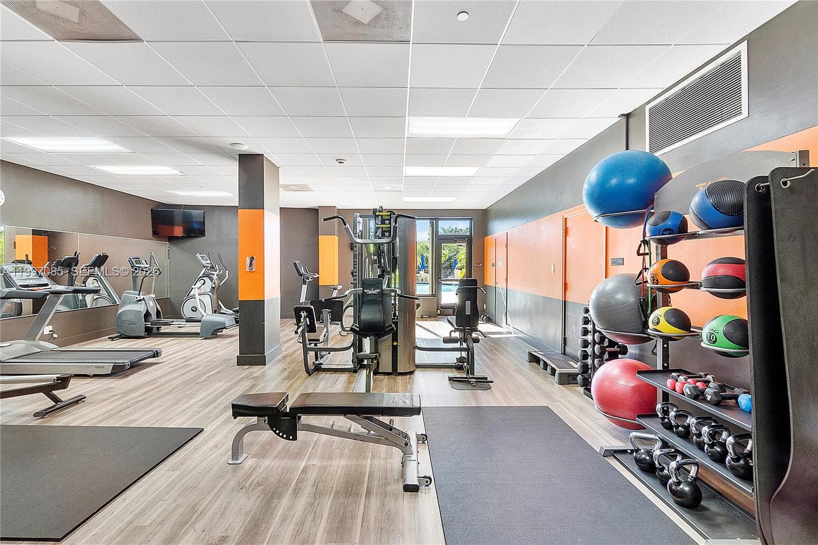 90 Edgewater Dr 625 photo 22