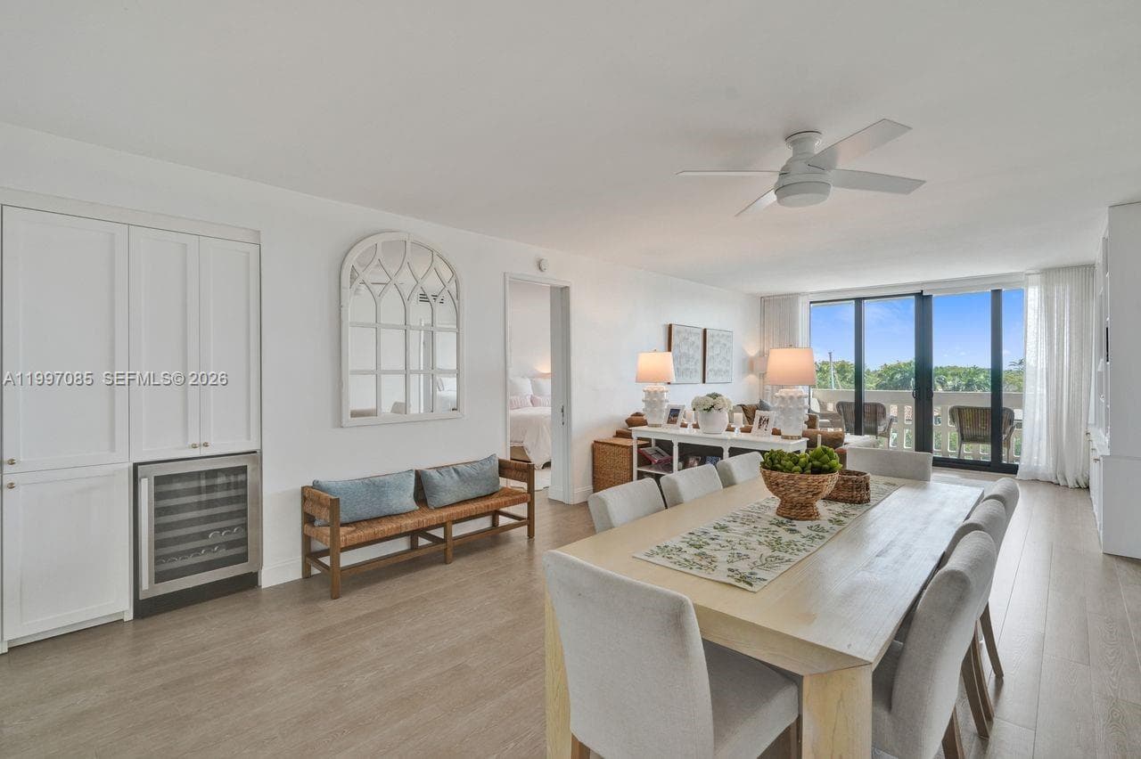 90 Edgewater Dr 625 photo 3