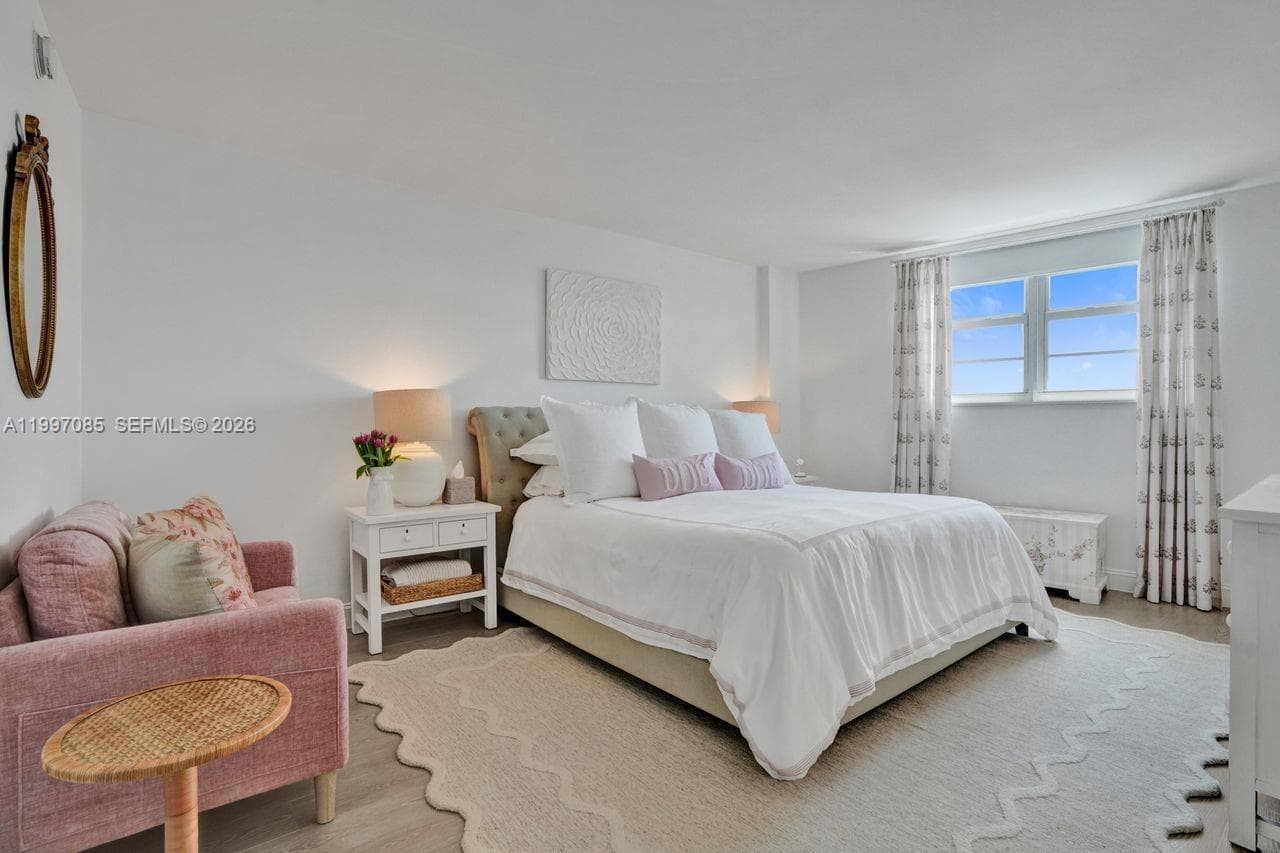 90 Edgewater Dr 625 photo 5