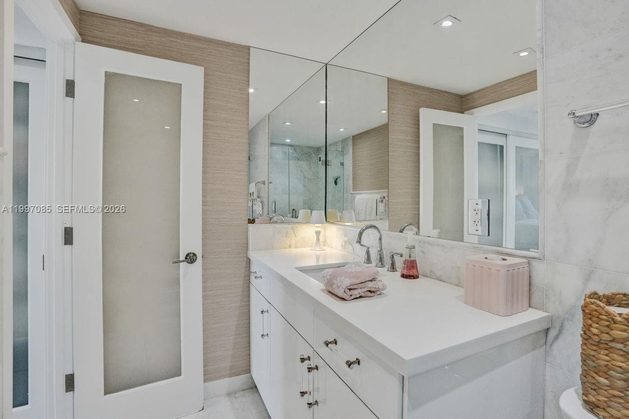 90 Edgewater Dr 625 photo 10