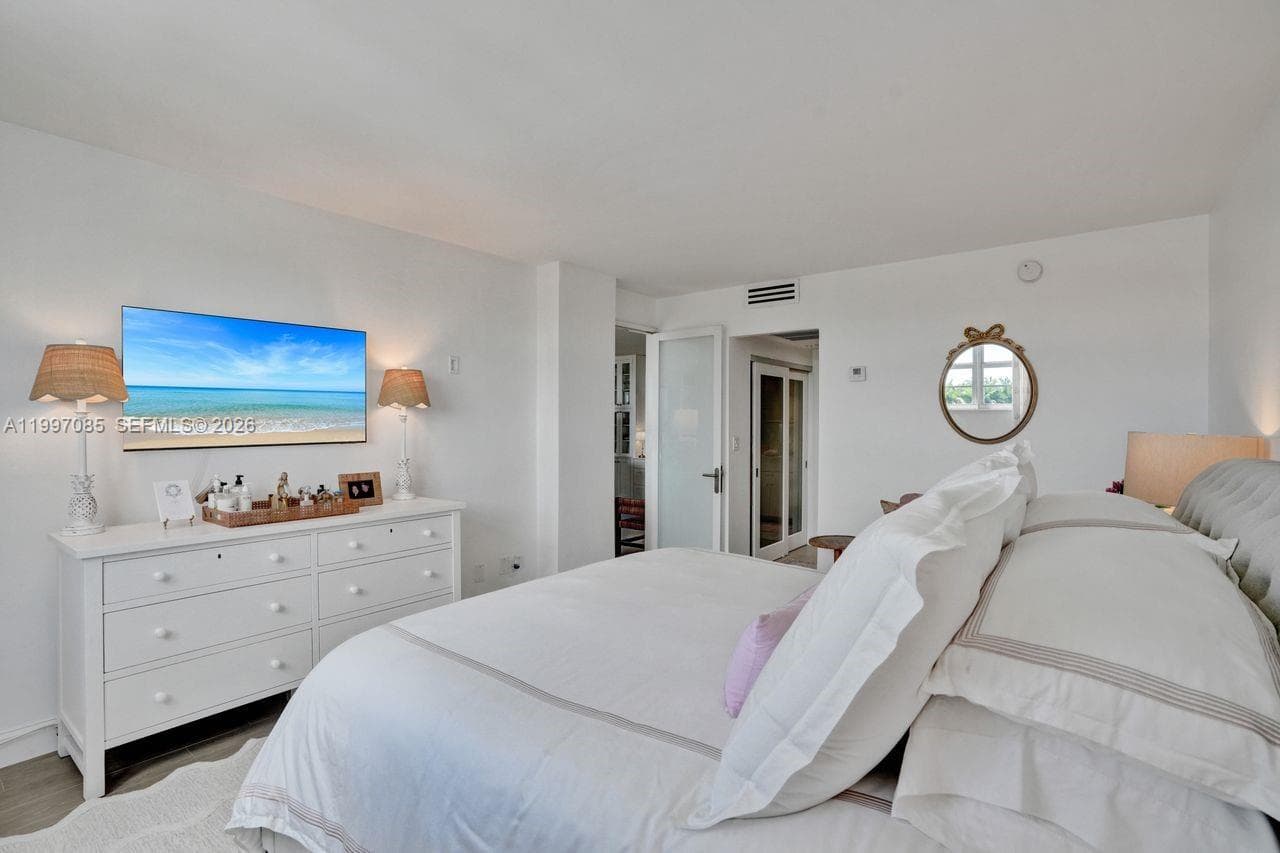 90 Edgewater Dr 625 photo 8