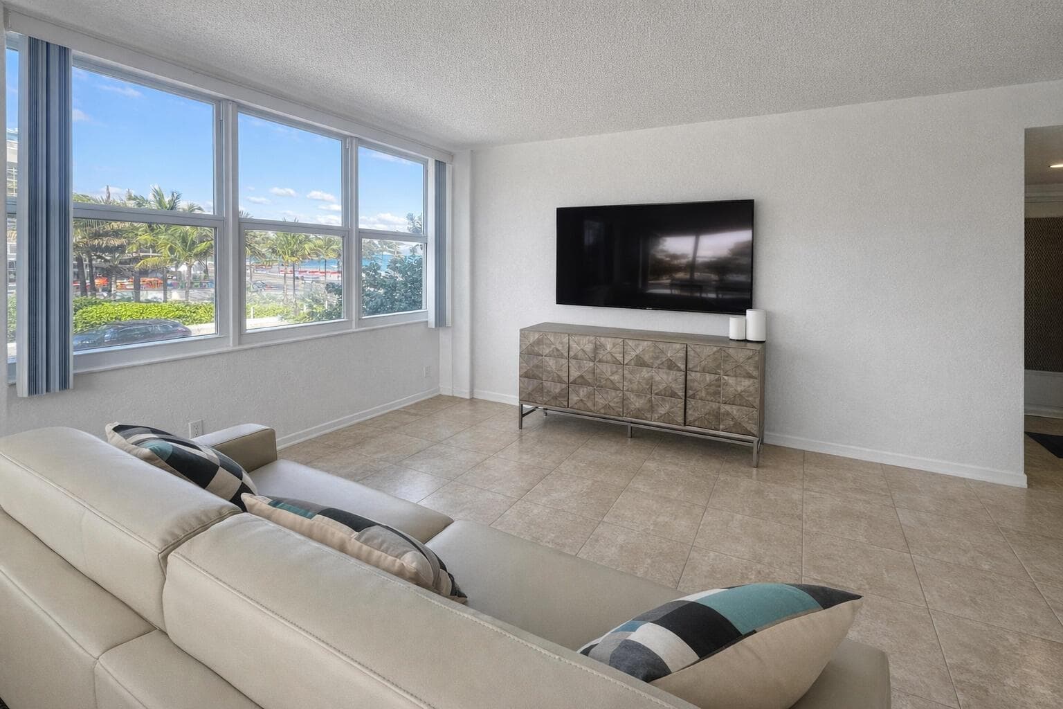 345 N Fort Lauderdale Beach Boulevard 201 photo 4