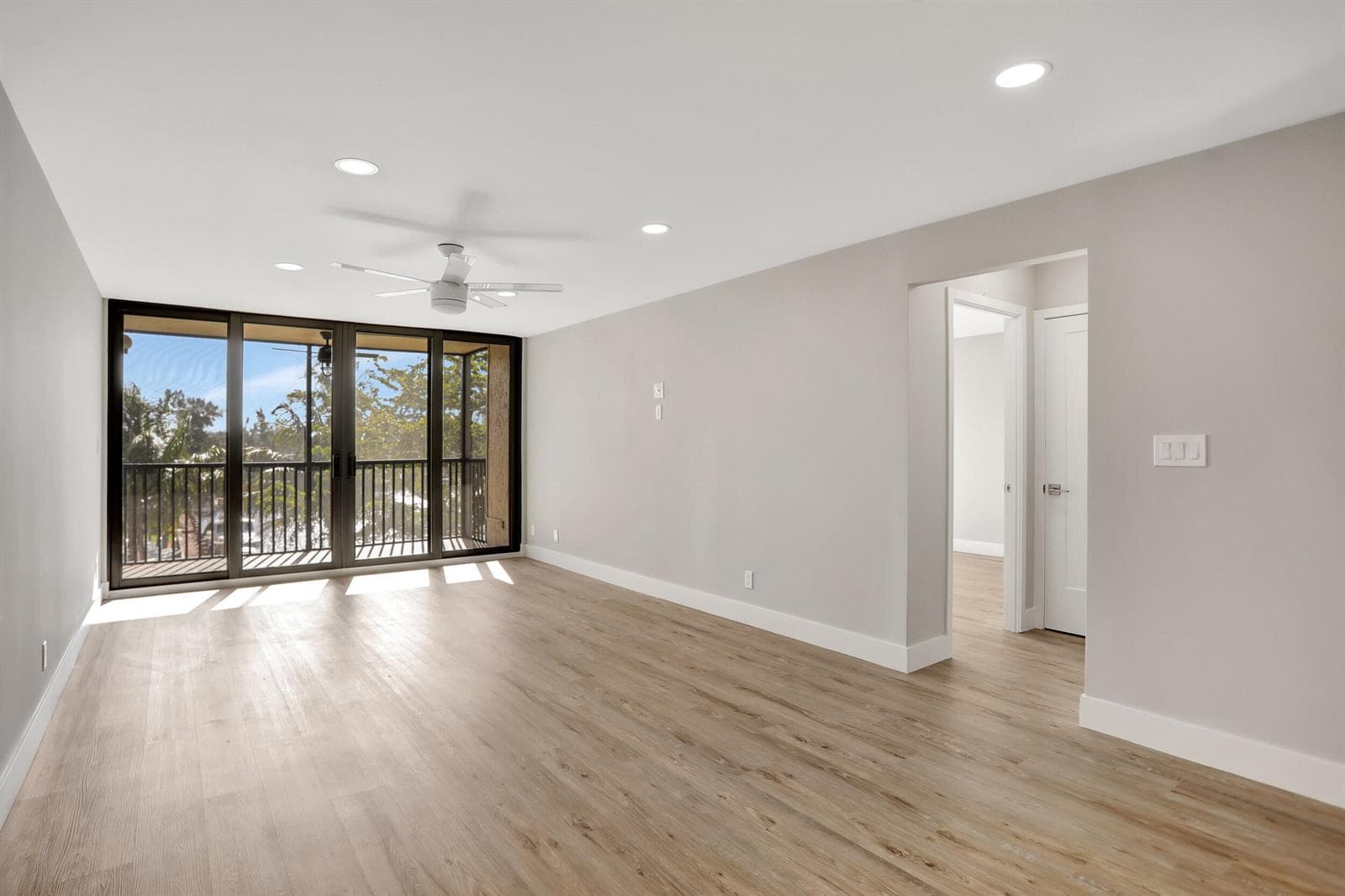 7 Royal Palm Way 404 photo 8