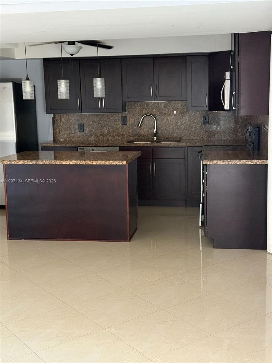 1400 54th St 102 photo 13