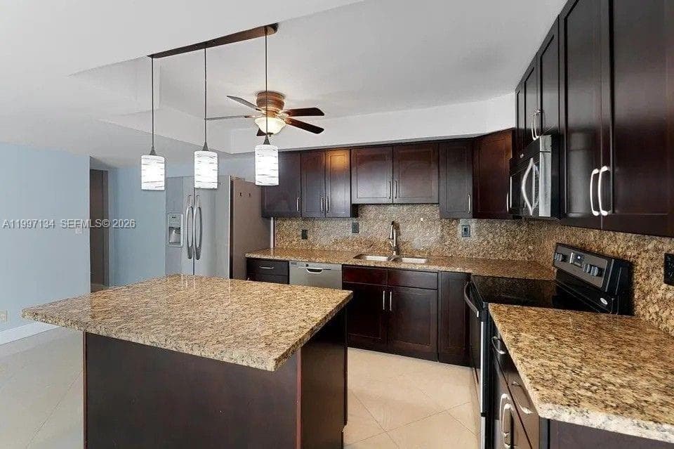 1400 54th St 102 photo 5