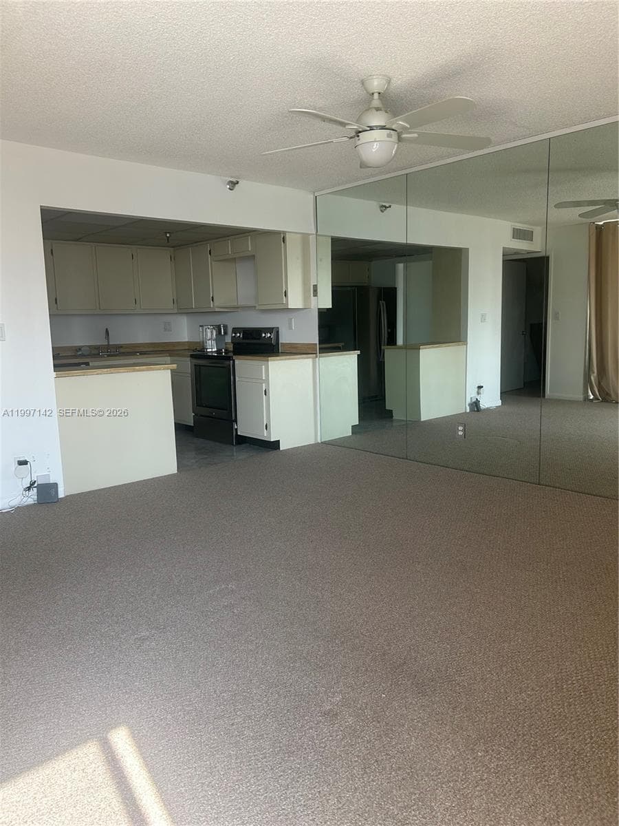 290 174th St 2115 photo 4