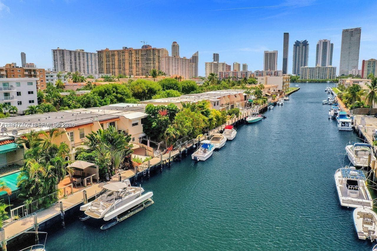 3720 167th St 39 photo 1