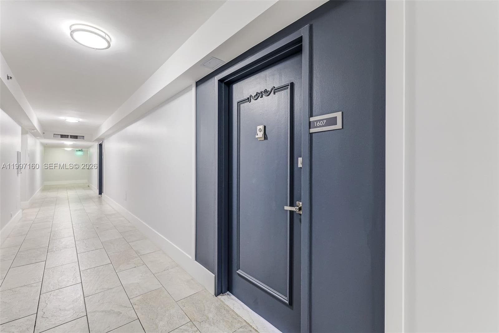 6039 Collins Ave 1607 photo 3