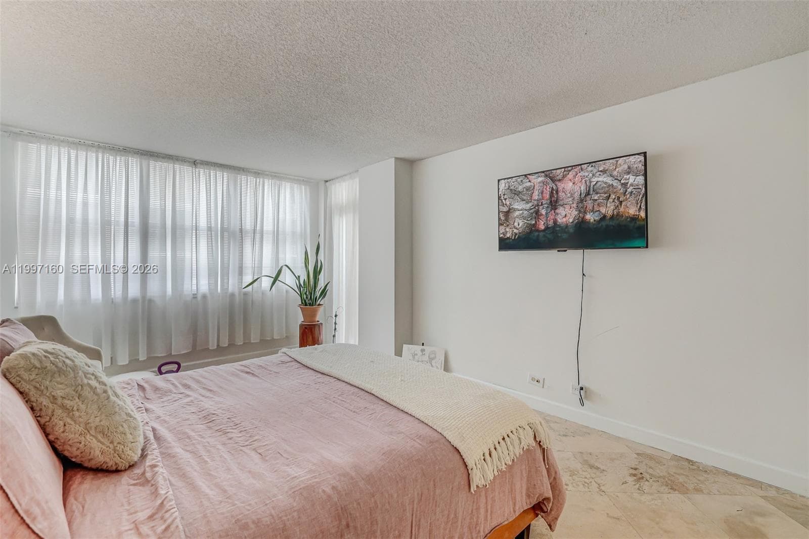 6039 Collins Ave 1607 photo 24