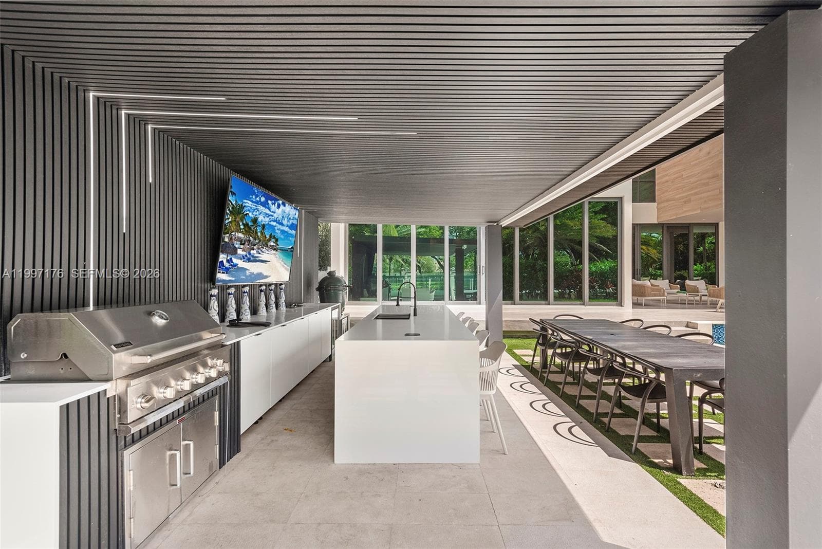 521 Holiday Dr photo 21