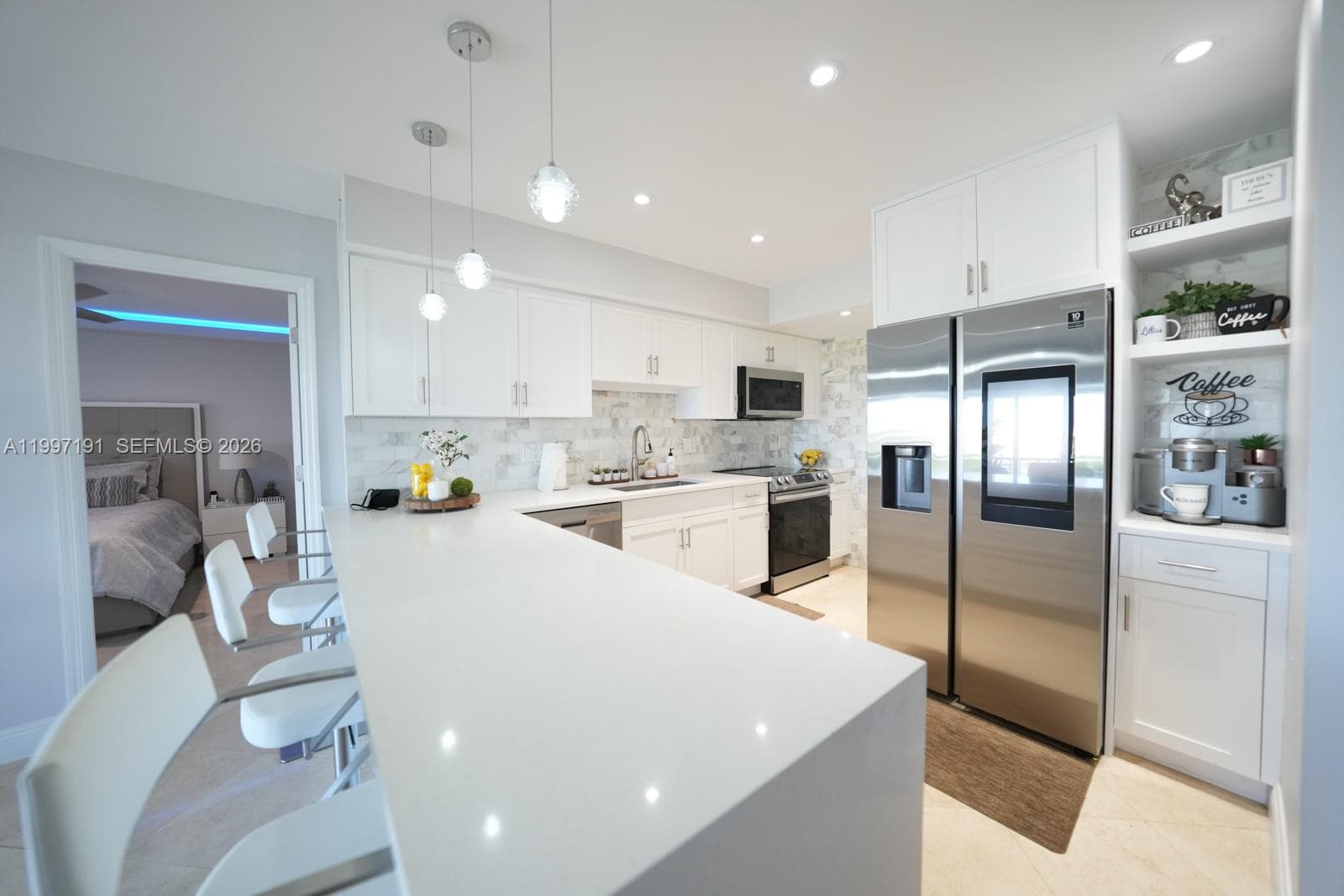 200 Diplomat Pkwy 827 photo 3
