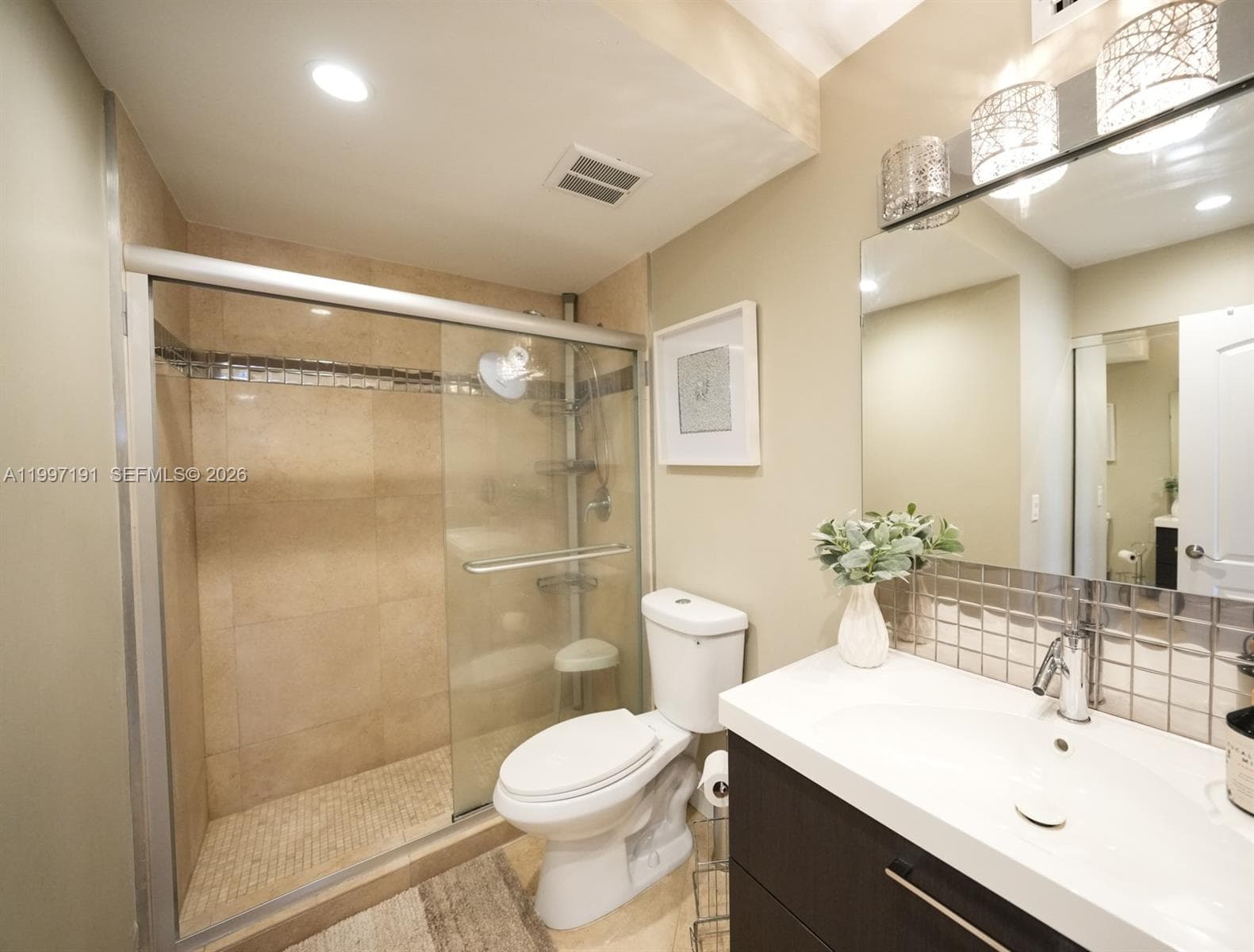 200 Diplomat Pkwy 827 photo 8