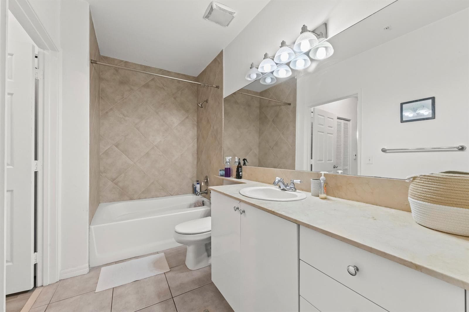 804 E Windward Way #122 photo 11
