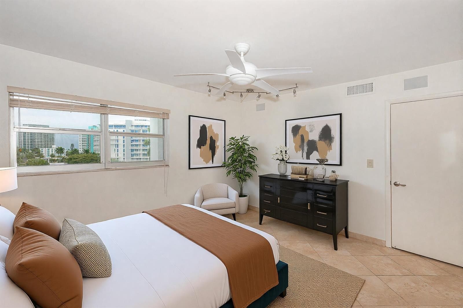 511 Bayshore Drive 707 photo 16