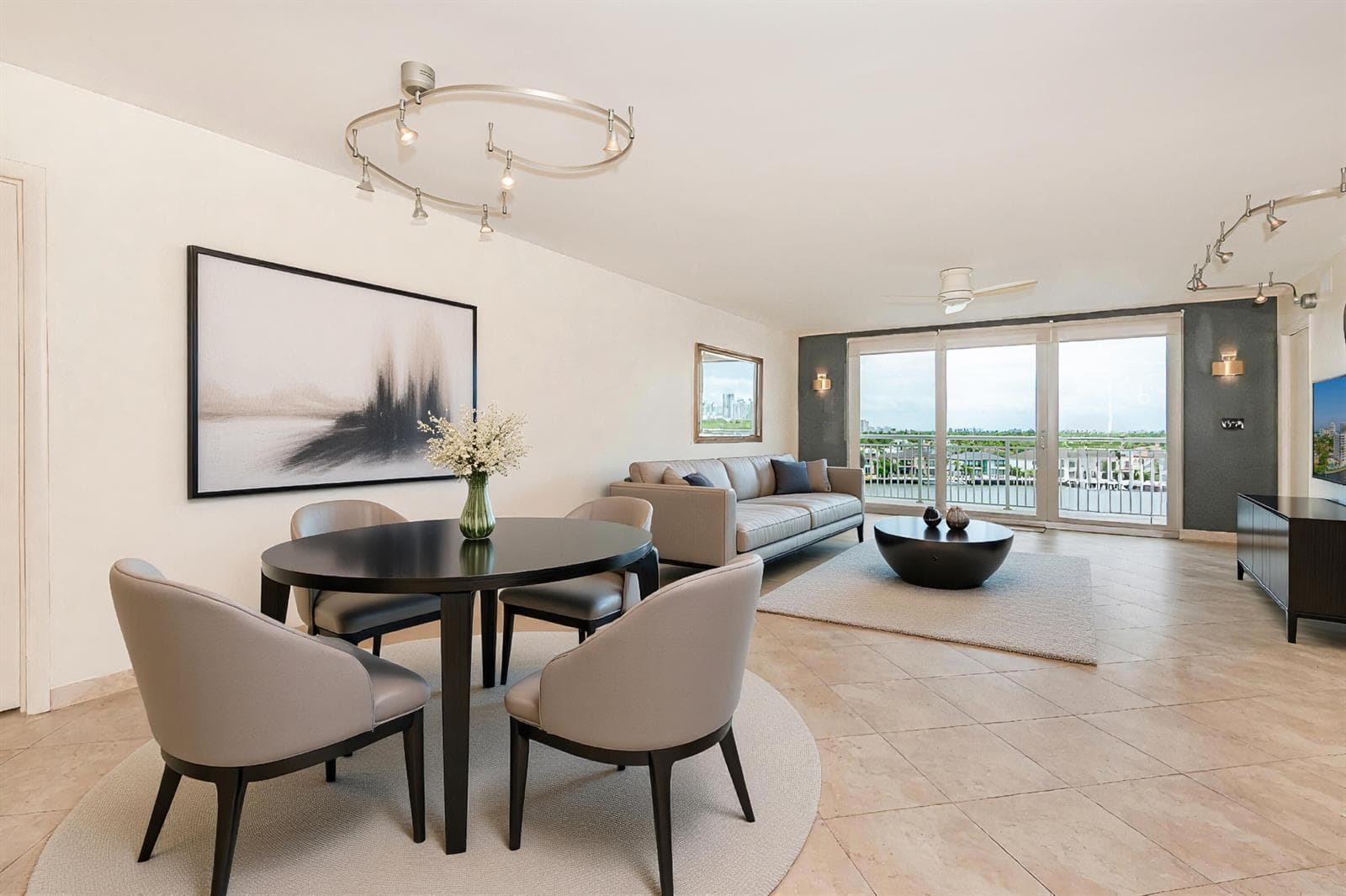 511 Bayshore Drive 707 photo 3