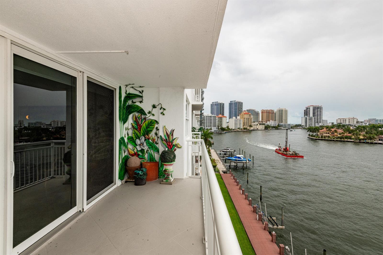 511 Bayshore Drive 707 photo 24