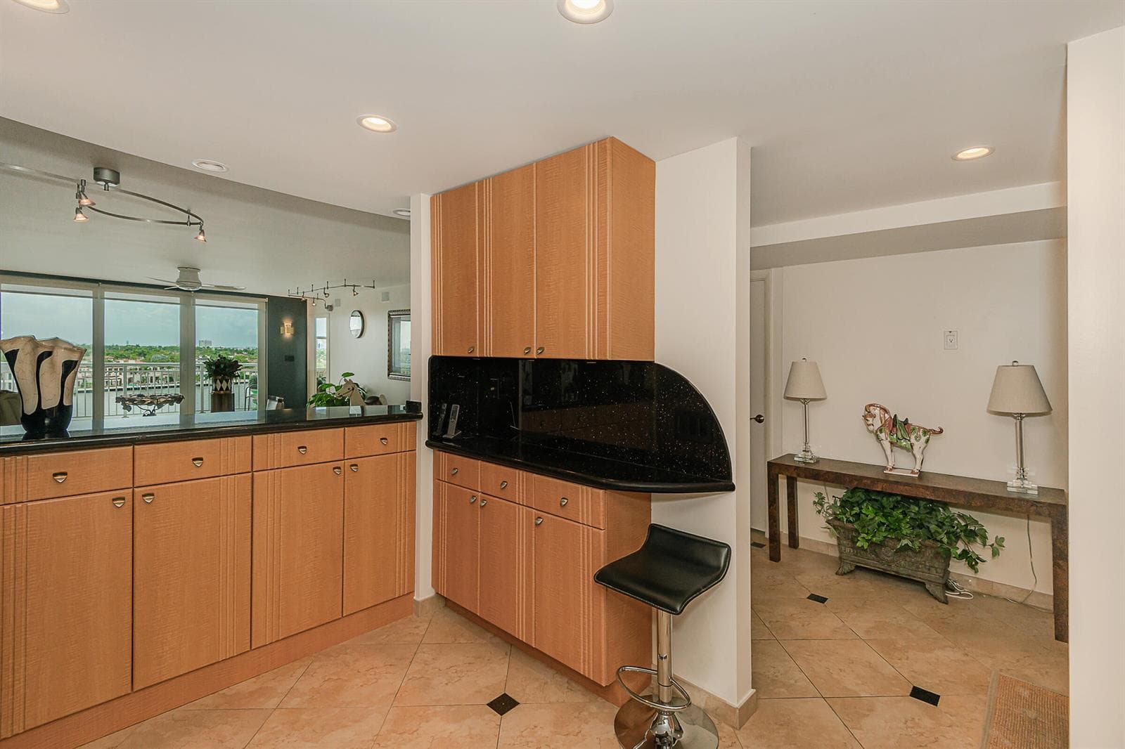 511 Bayshore Drive 707 photo 8