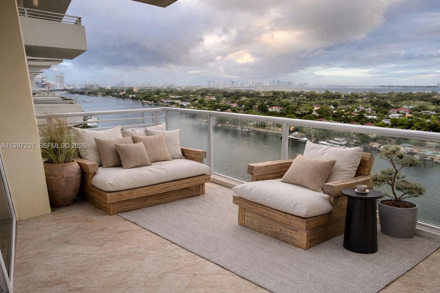 5600 Collins Ave 16N photo 5