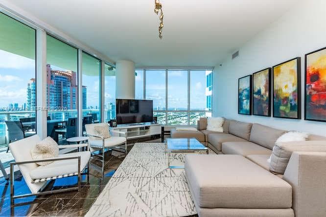 100 Pointe Dr 3101 photo 4