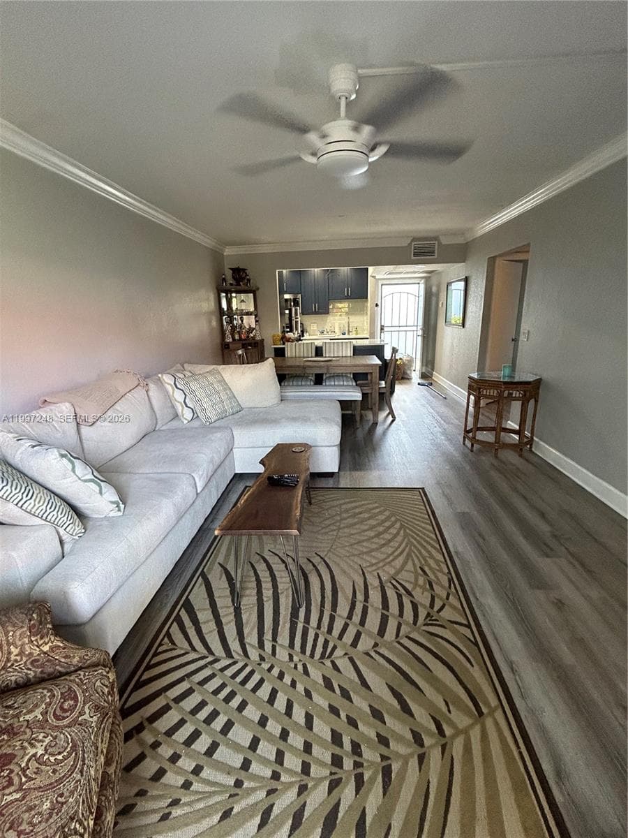 725 Hummingbird Way 212 photo 3