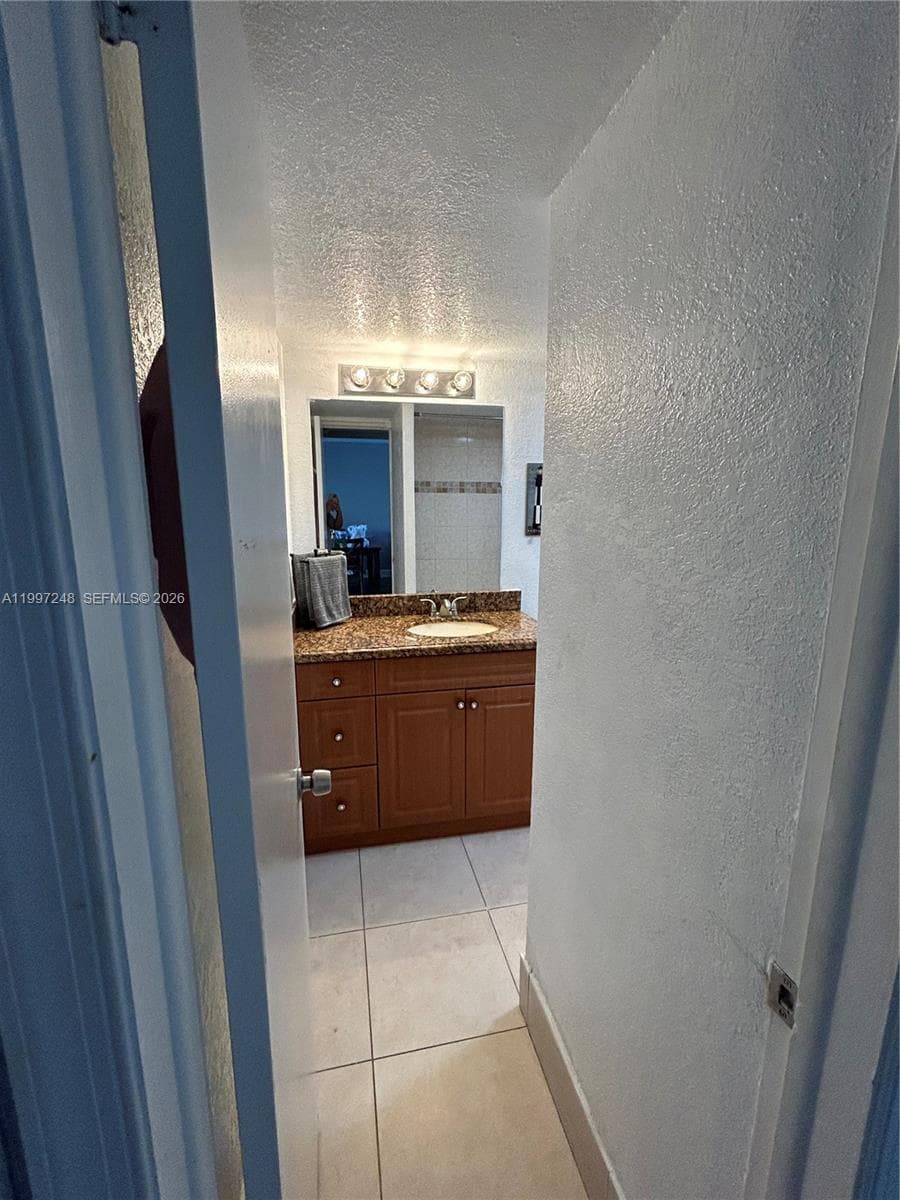 725 Hummingbird Way 212 photo 11