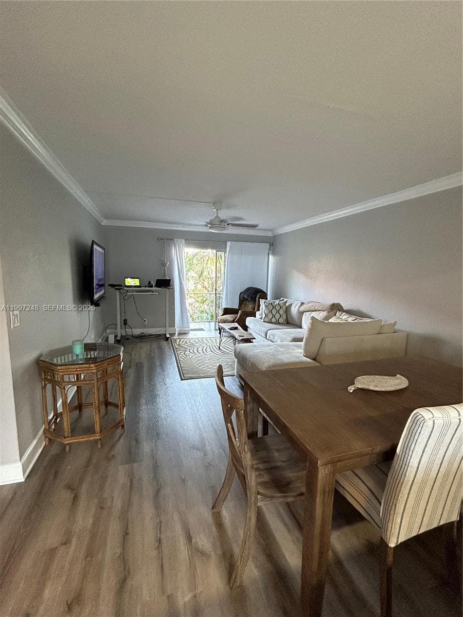 725 Hummingbird Way 212 photo 4