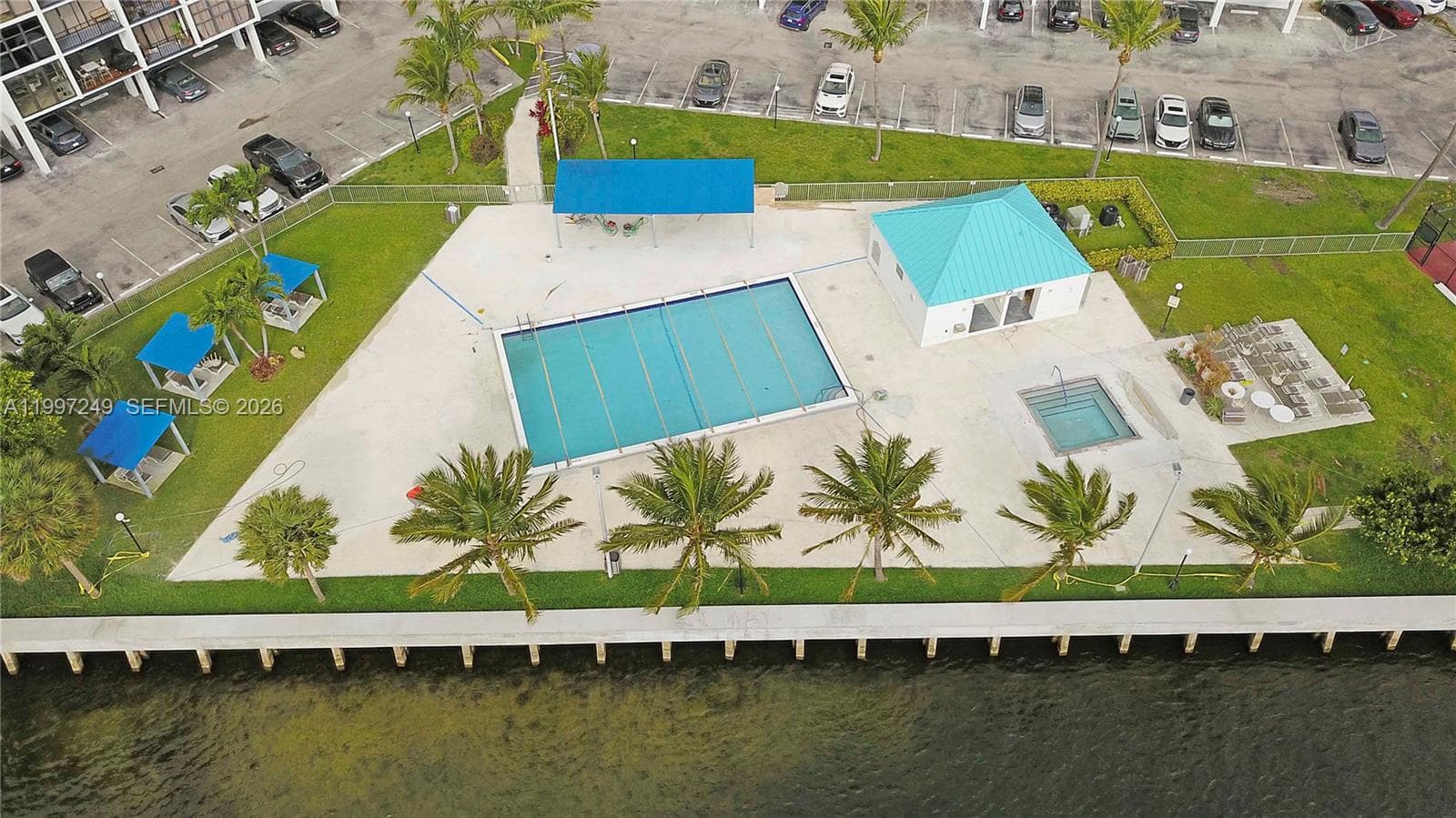 200 Leslie Dr 226 photo 3