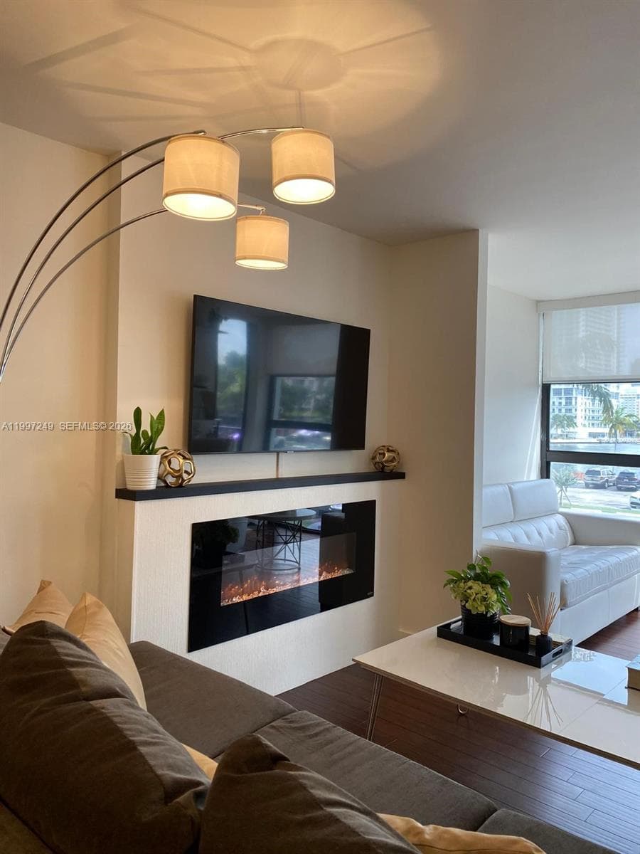 200 Leslie Dr 226 photo 9