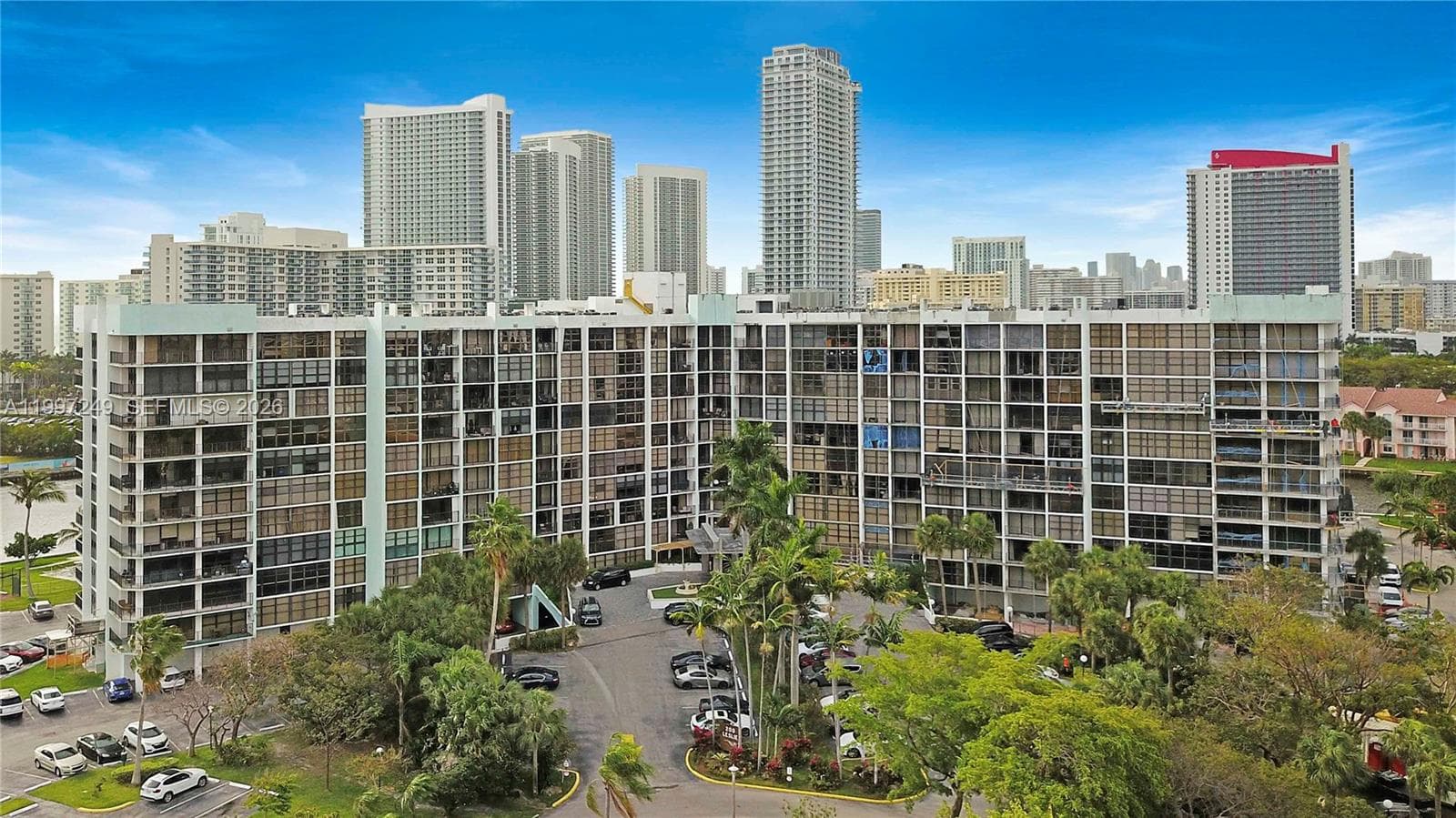 200 Leslie Dr 226 photo 4