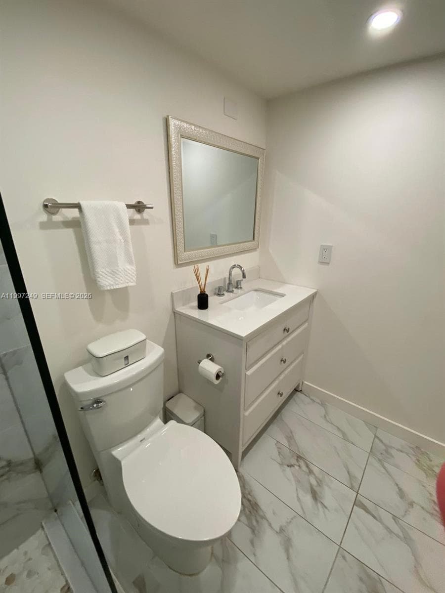 200 Leslie Dr 226 photo 21