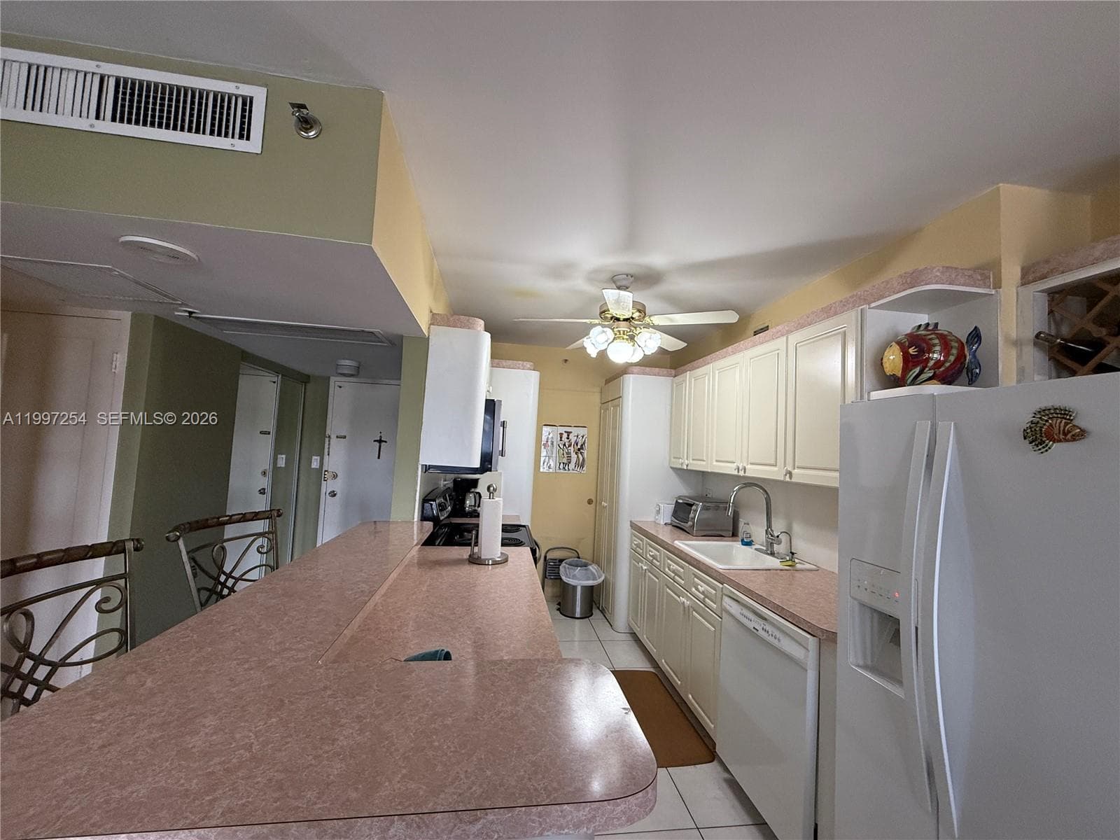 100 Lincoln Rd 422 photo 3