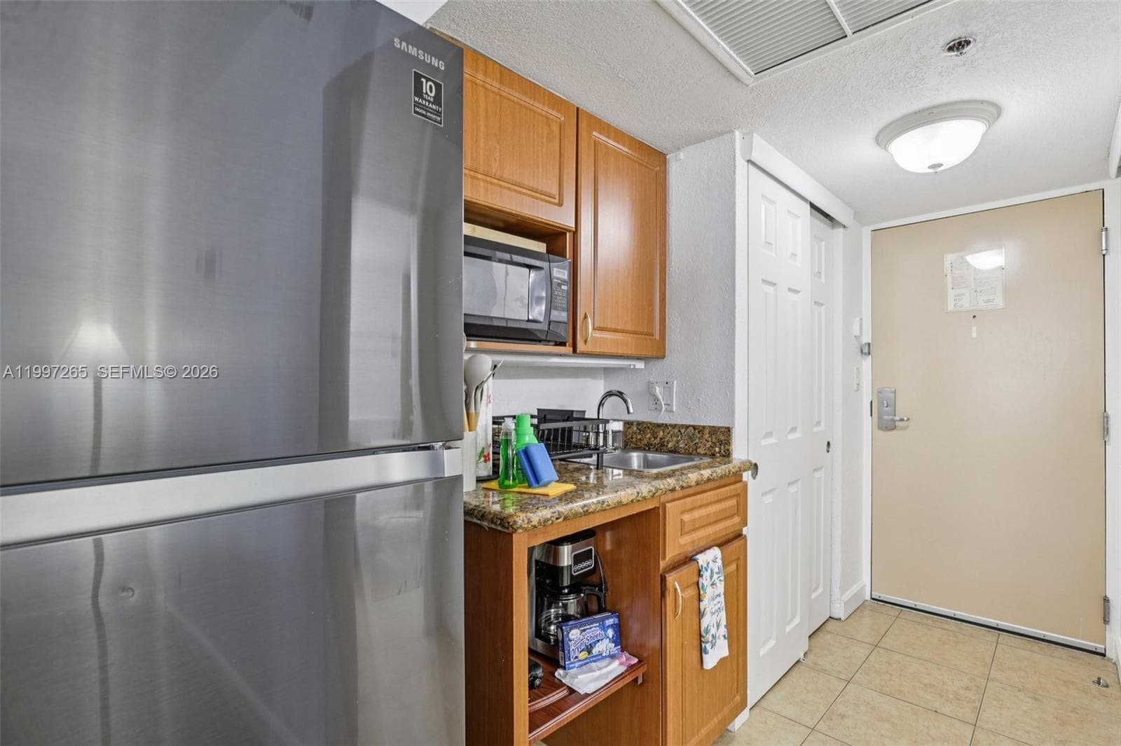 19201 Collins Ave 223 photo 7