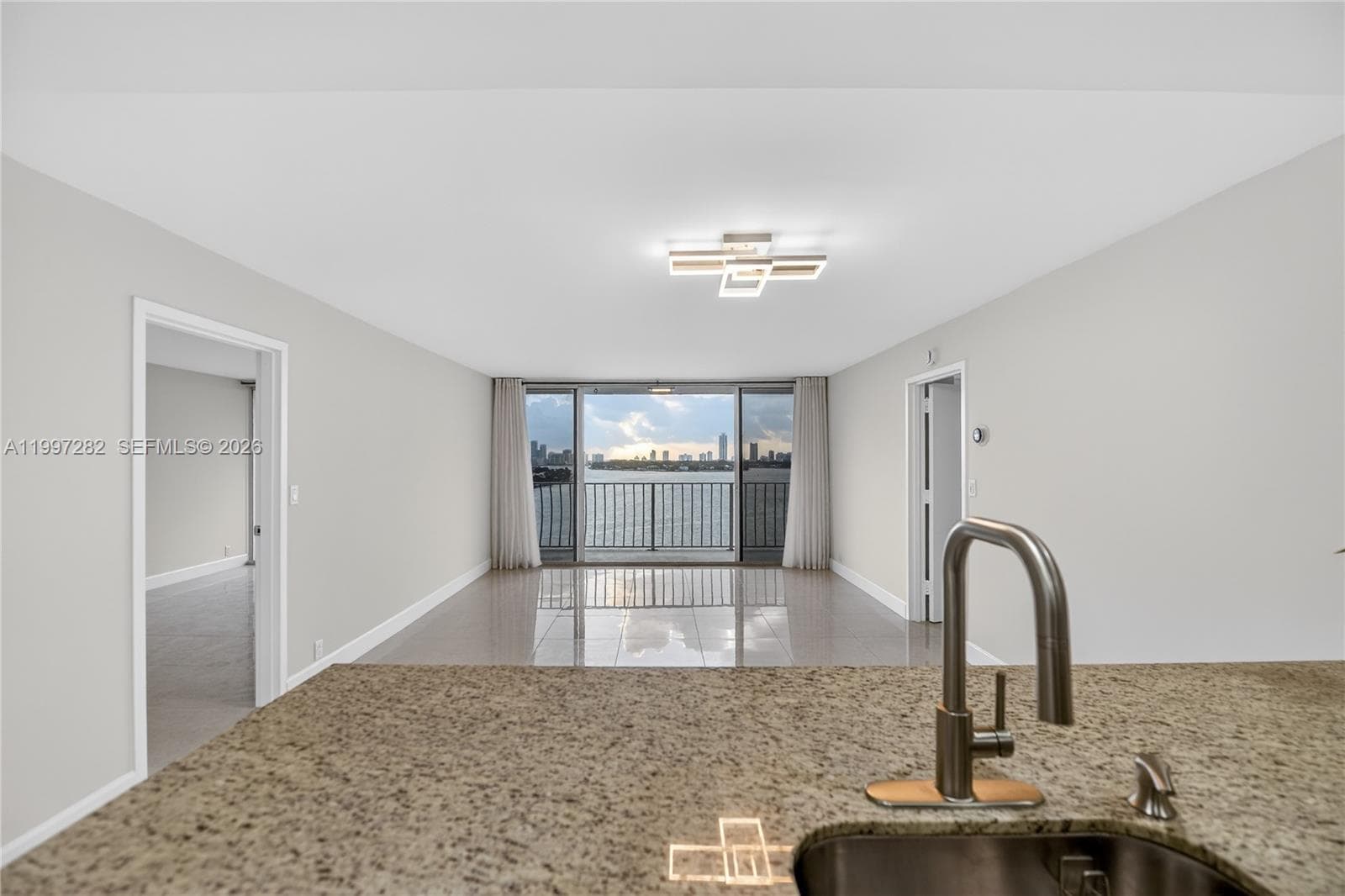 7601 Treasure Dr 1119 photo 16