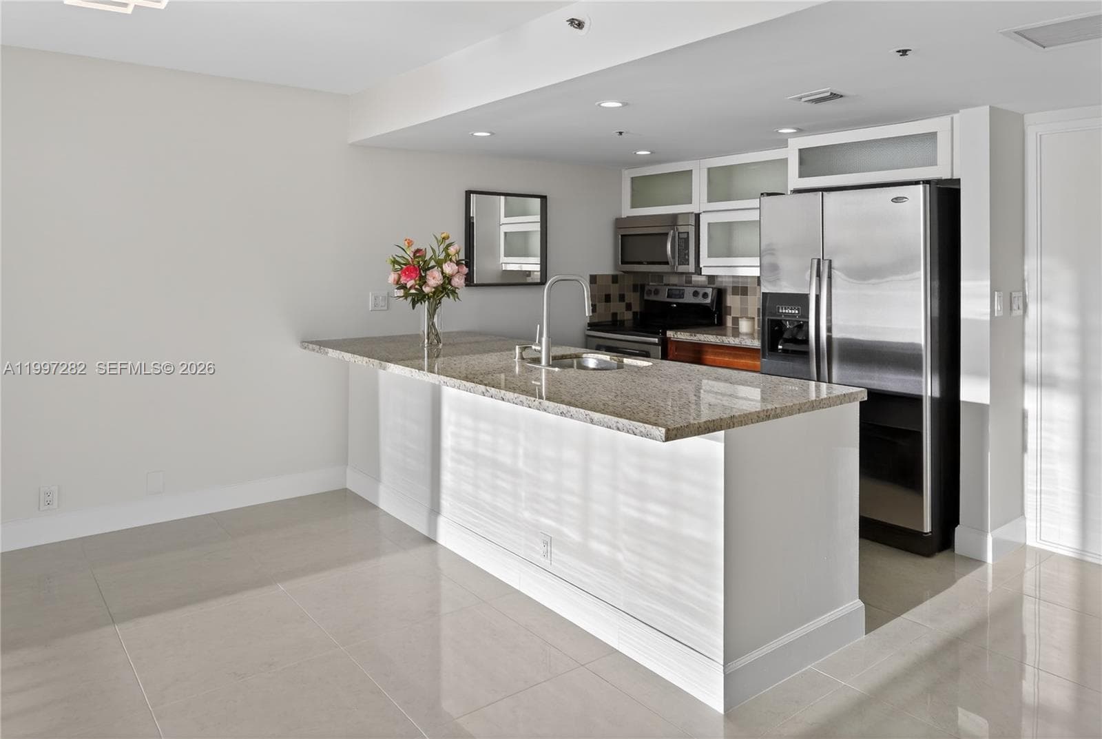 7601 Treasure Dr 1119 photo 7
