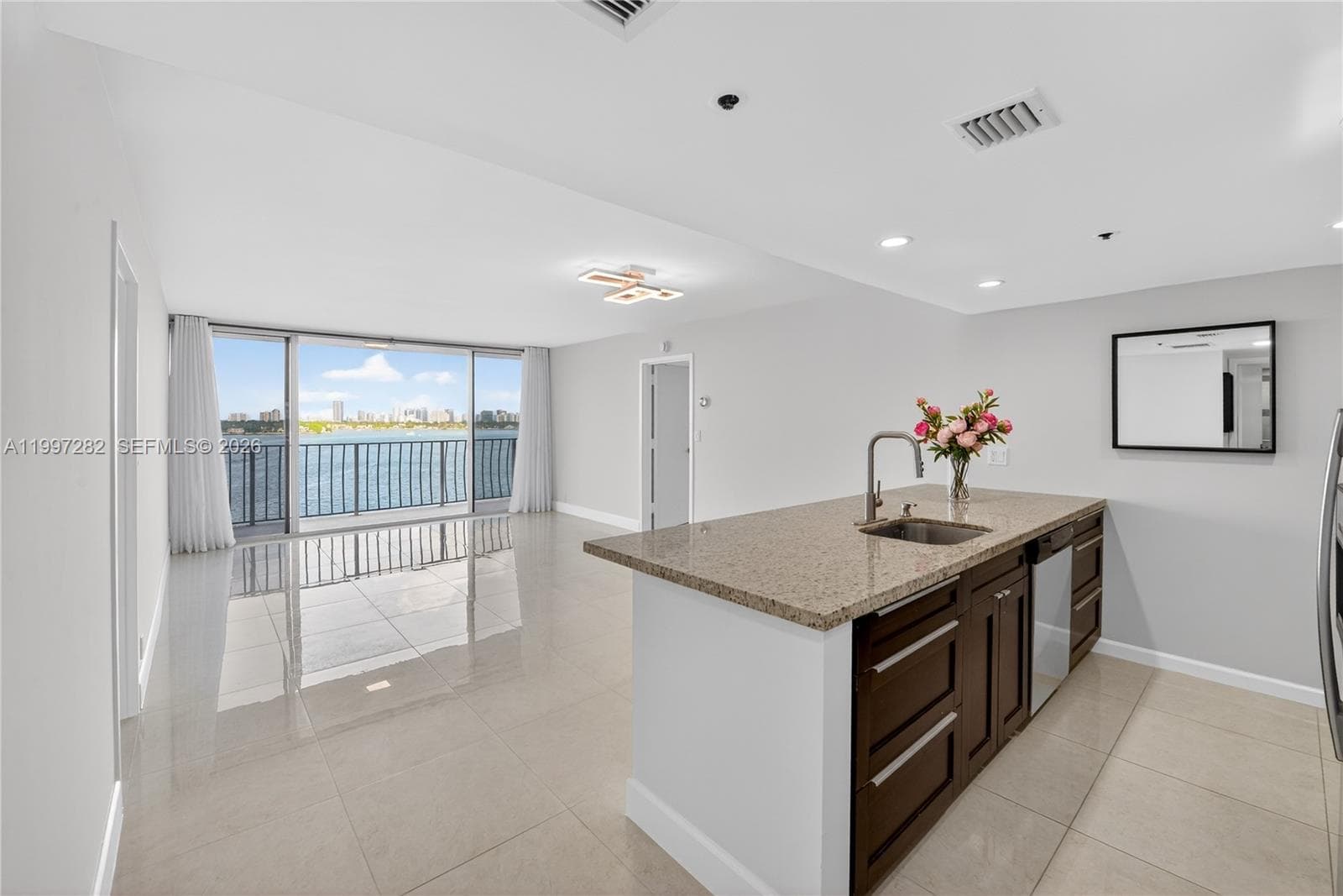 7601 Treasure Dr 1119 photo 1