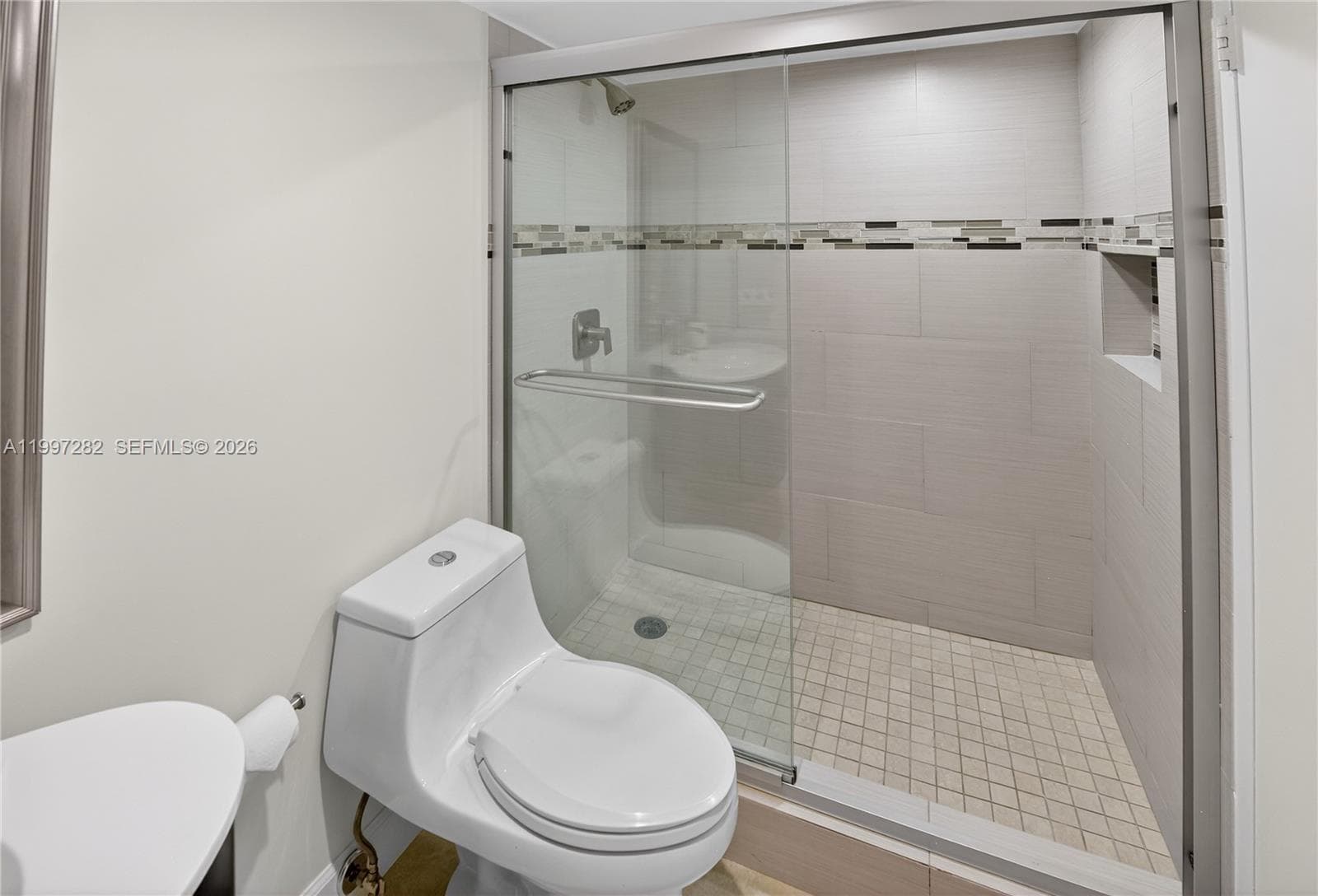 7601 Treasure Dr 1119 photo 24