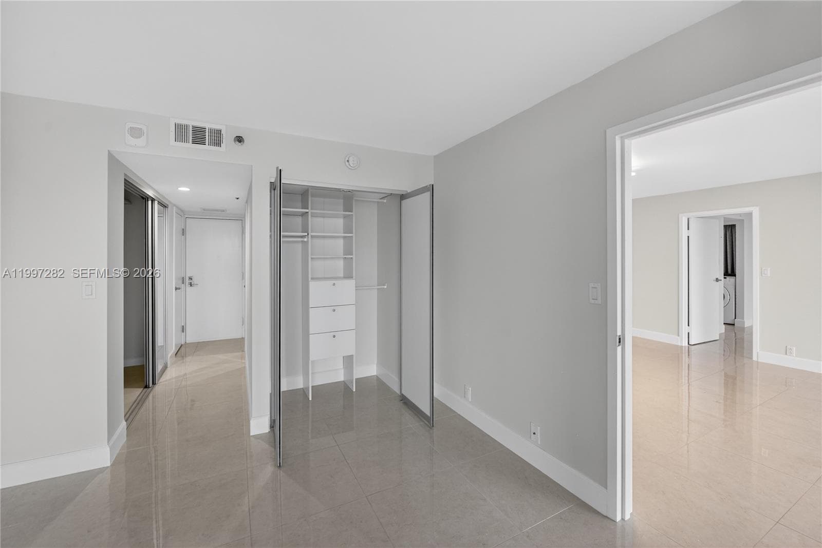 7601 Treasure Dr 1119 photo 19