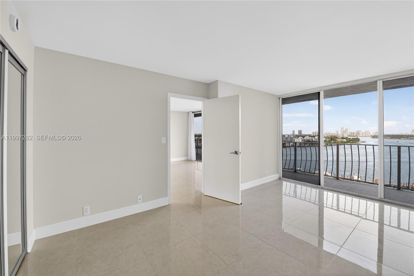 7601 Treasure Dr 1119 photo 25