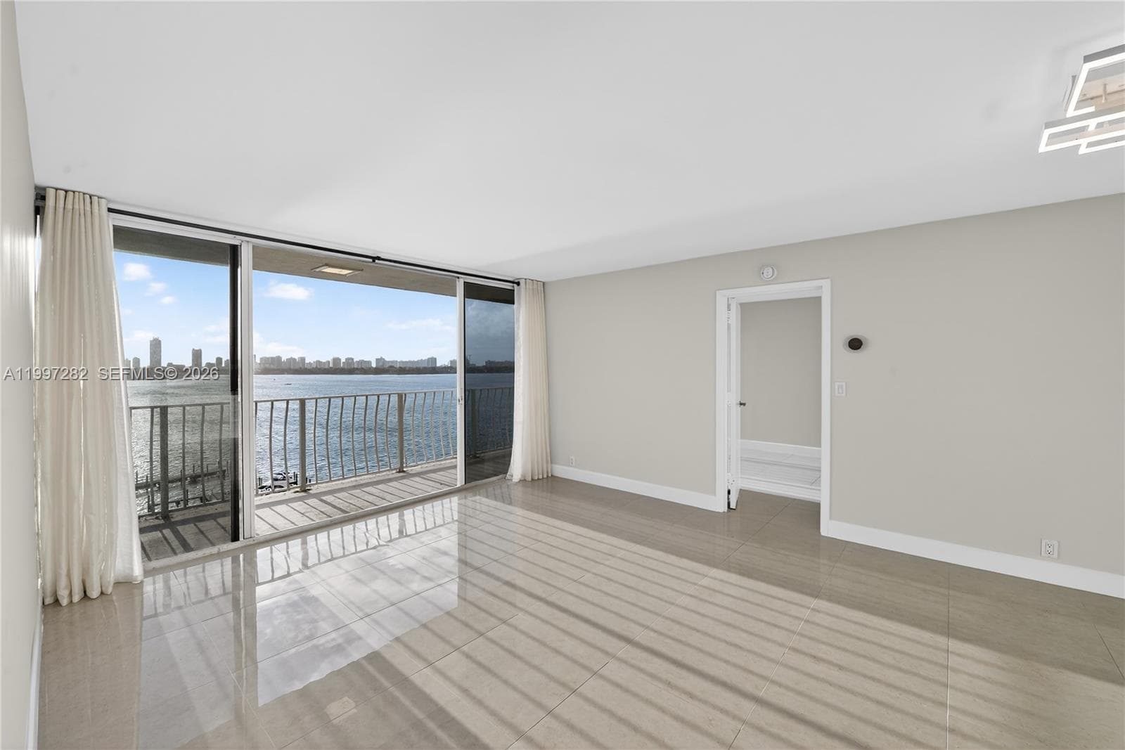 7601 Treasure Dr 1119 photo 21