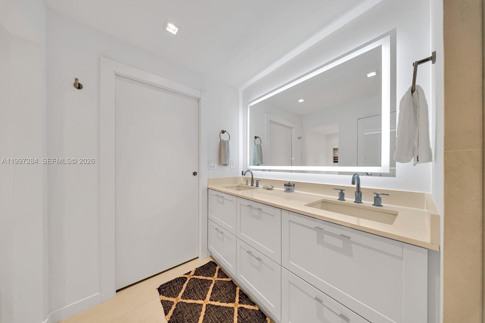 199 Ocean Lane Dr 602 photo 23