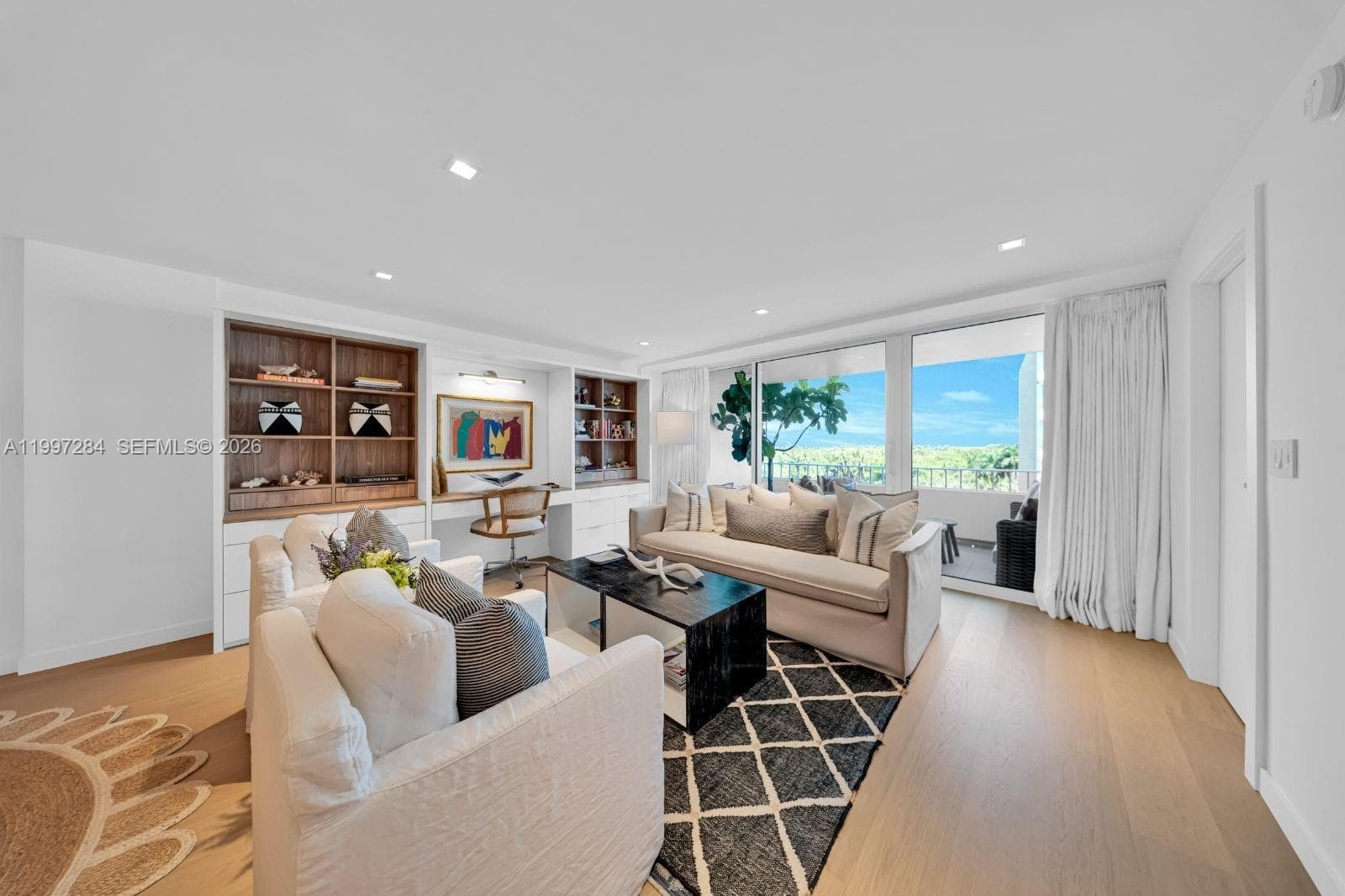 199 Ocean Lane Dr 602 photo 3