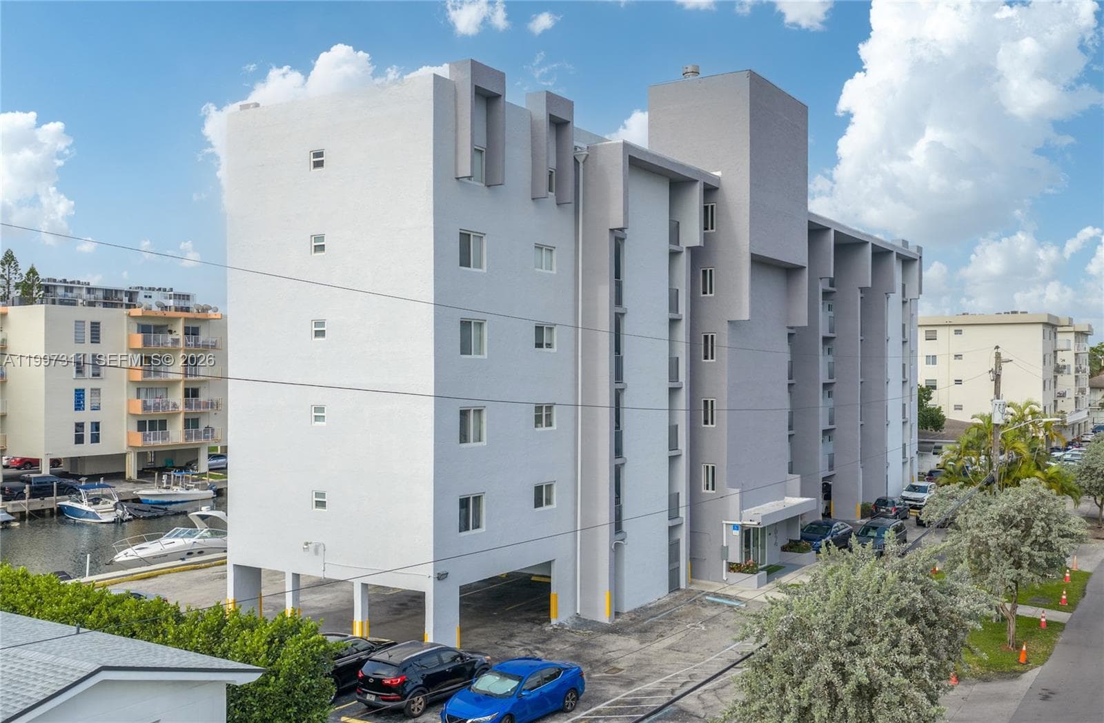 3626 168th St 502 photo 8