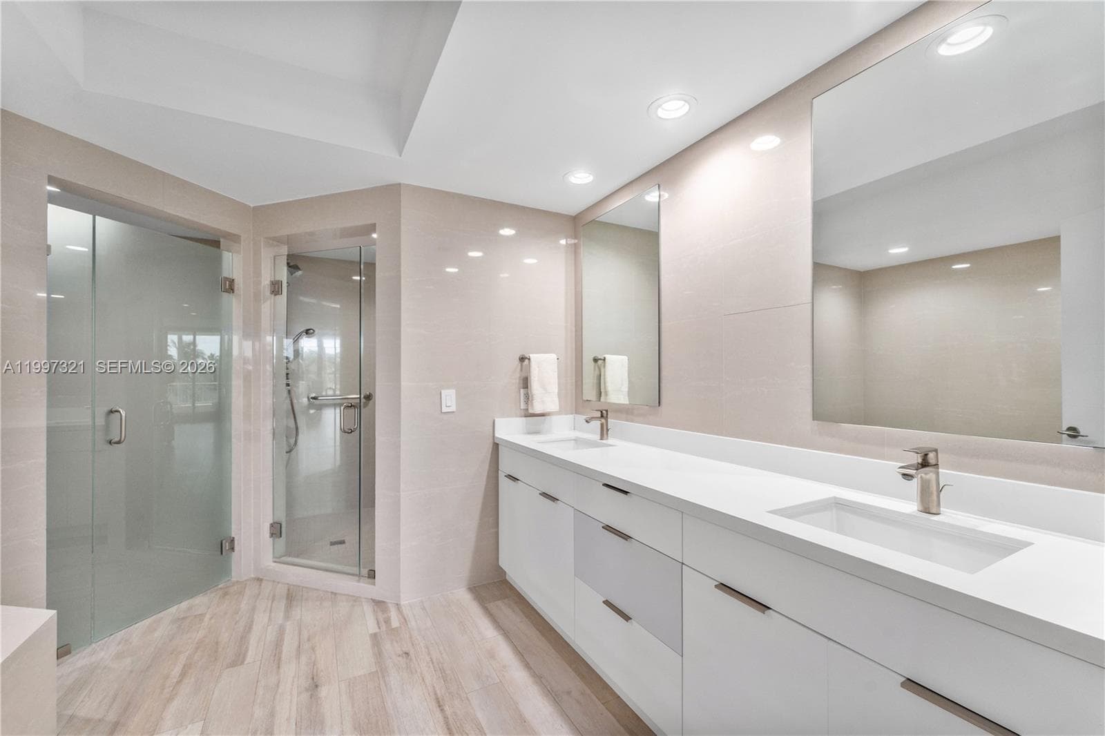 791 Crandon Blvd 405 photo 17