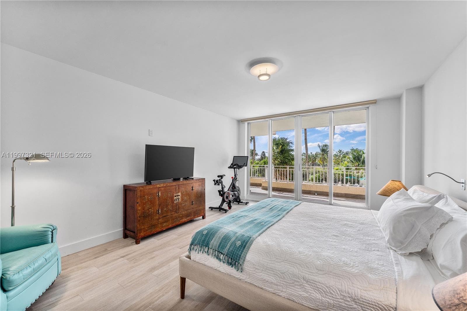 791 Crandon Blvd 405 photo 16