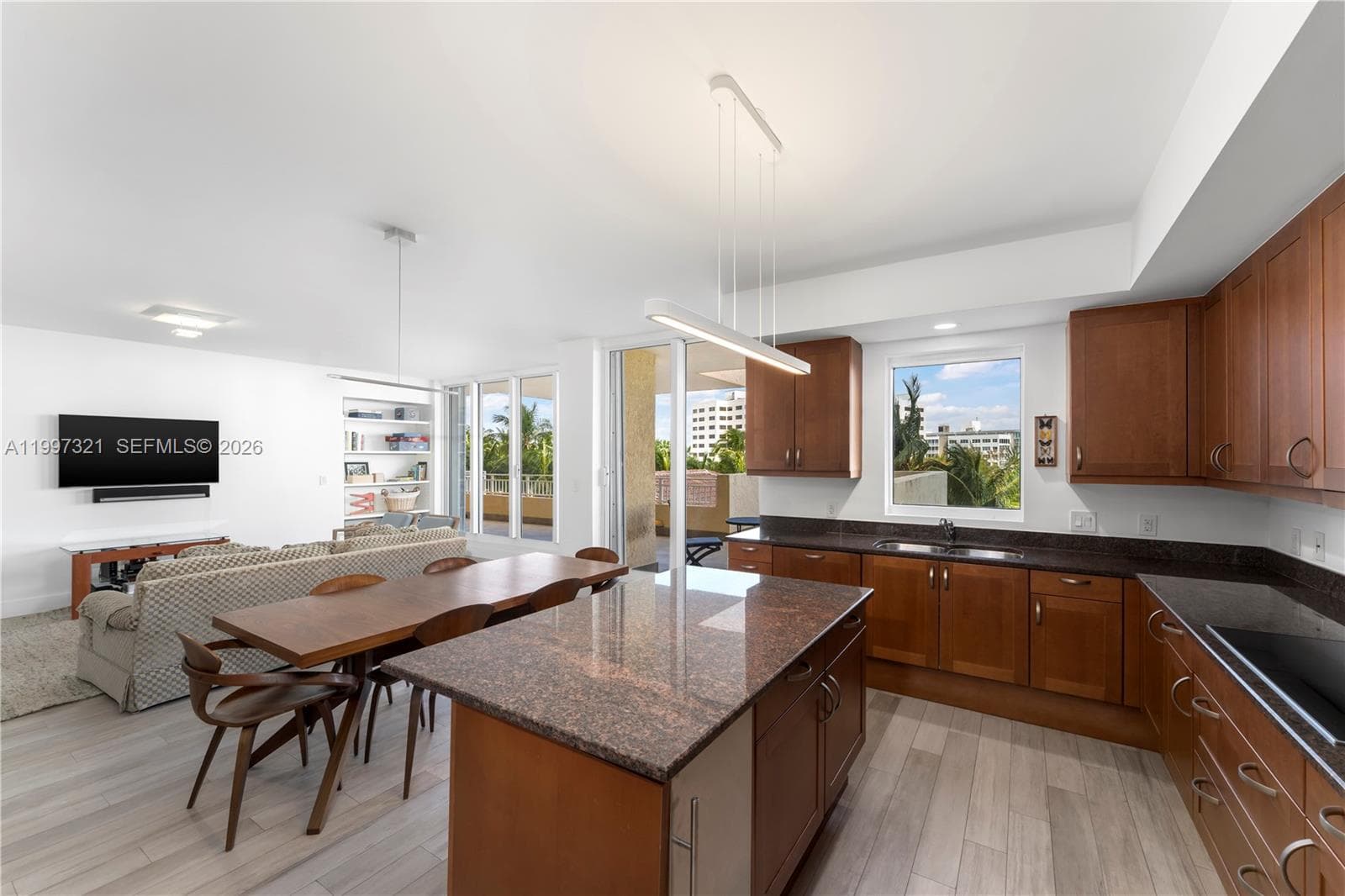 791 Crandon Blvd 405 photo 9