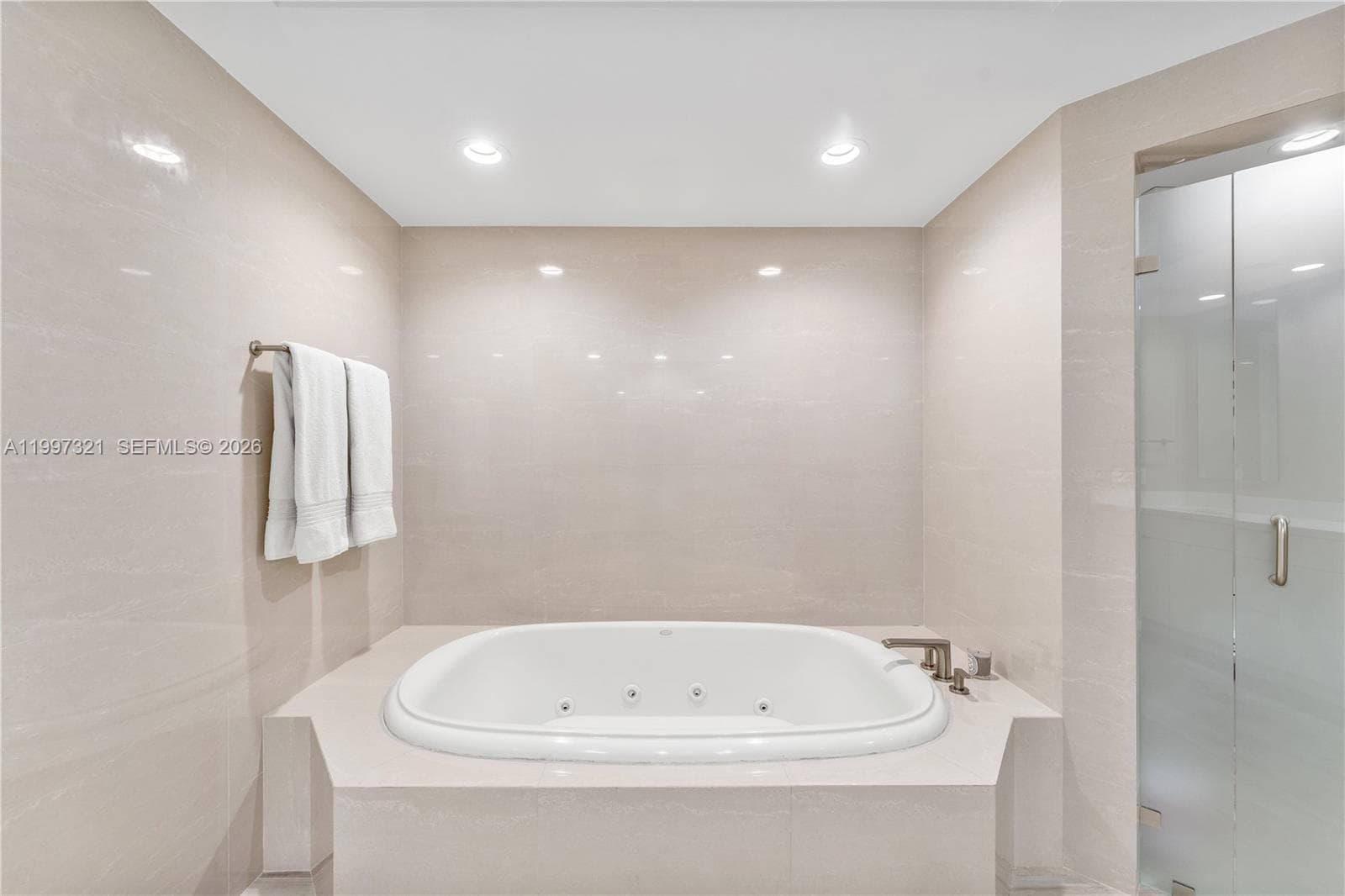 791 Crandon Blvd 405 photo 18