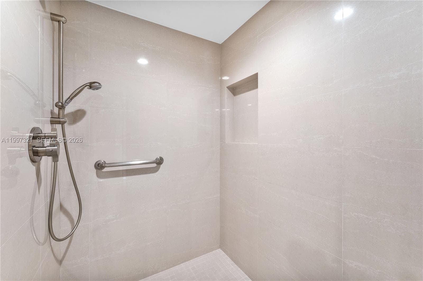 791 Crandon Blvd 405 photo 19