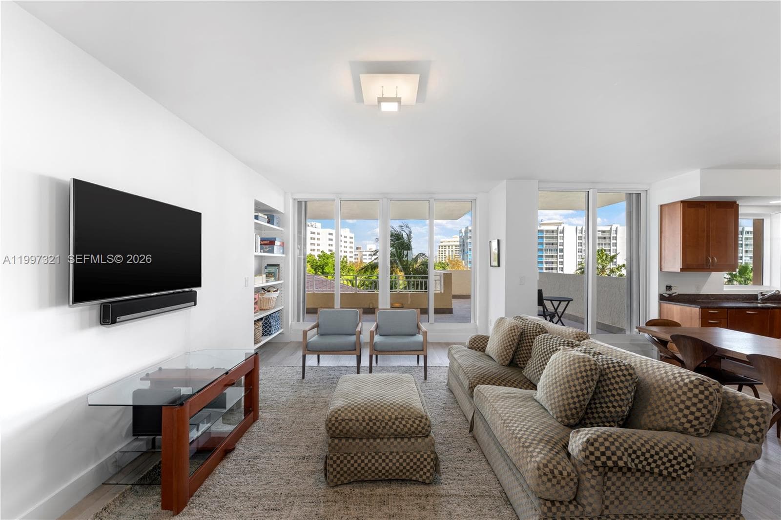 791 Crandon Blvd 405 photo 4